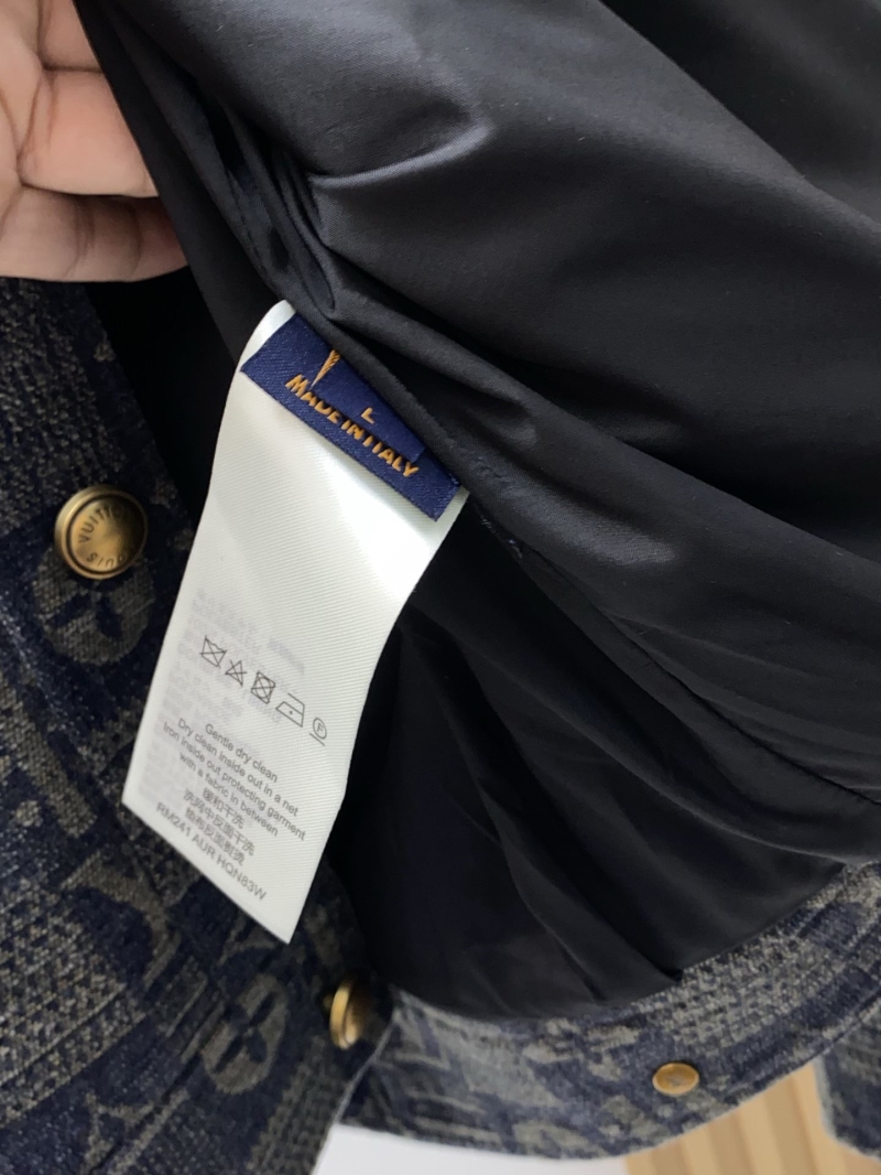 l0vis Vvtt0n outwear